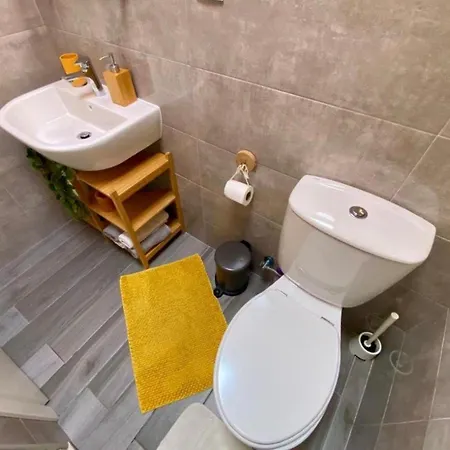 Casa Do Penedo - Um Segredo Na Serra Da Estrela