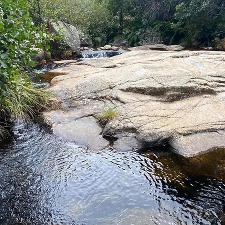 Casa Do Penedo - Um Segredo Na Serra Da Estrela בית נופש