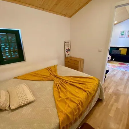 Casa Do Penedo - Um Segredo Na Serra Da Estrela * ליניאריס