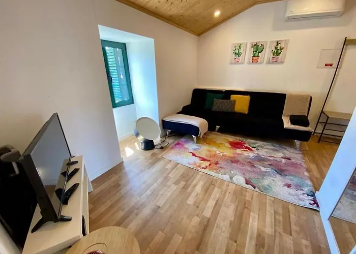 Casa Do Penedo - Um Segredo Na Serra Da Estrela *