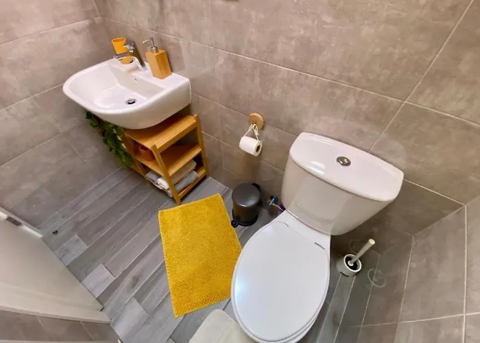 Casa Do Penedo - Um Segredo Na Serra Da Estrela