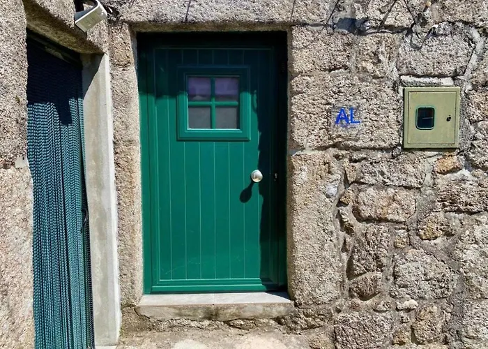 Casa Do Penedo - Um Segredo Na Serra Da Estrela *
